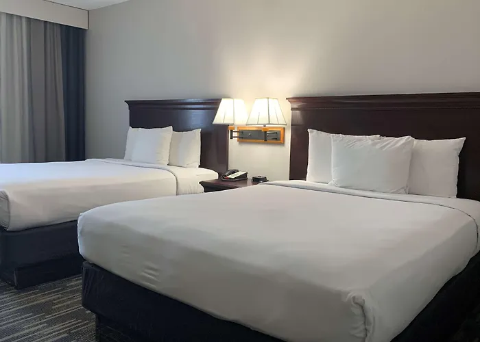 Country & By Radisson, Center Az