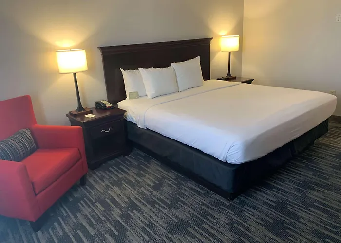 Hotel Country & By Radisson, Center Az 4*