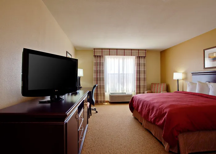 Country & By Radisson, Center Az
