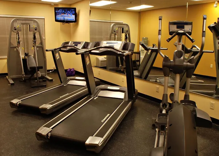 Hotel Country & By Radisson, Center Az 4*
