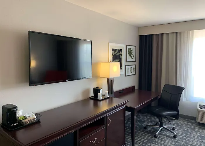 Hotel Country & By Radisson, Center Az 4*
