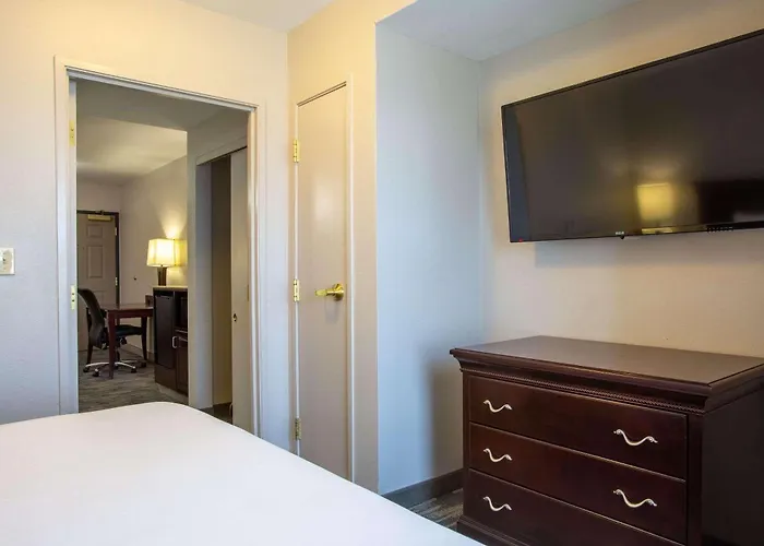 Hotel Country & By Radisson, Center Az 4*