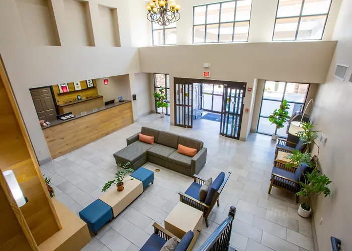 Country & By Radisson, Center Az Hotel