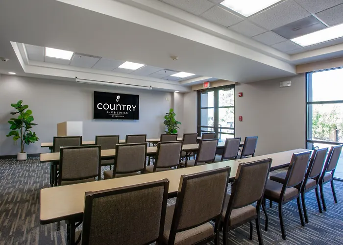 Country & By Radisson, Center Az