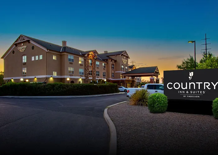 Country & By Radisson, Center Az Hotel