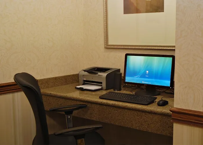 Country & By Radisson, Center Az 4*